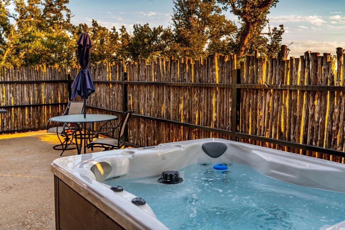 Rockin' R - Morning Star Cabin Fredericksburg Extérieur photo
